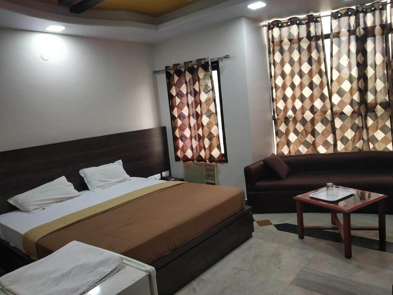 Hotel Rajwada International Belgaum Bagian luar foto