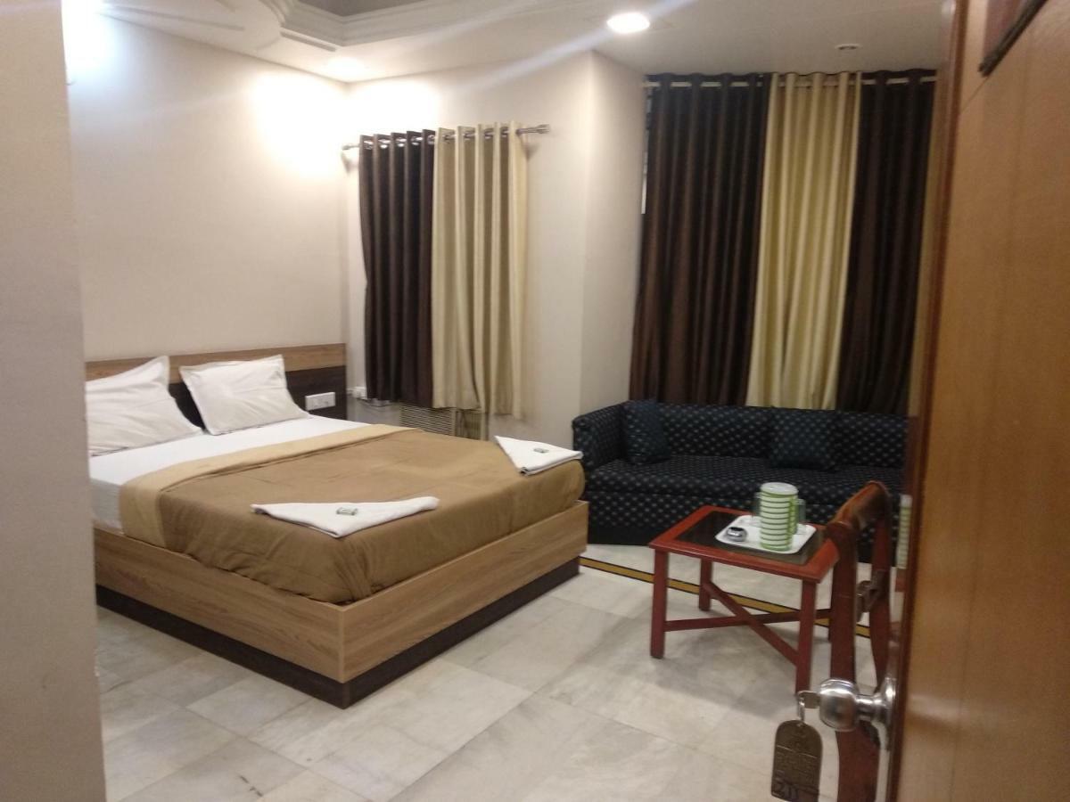 Hotel Rajwada International Belgaum Bagian luar foto